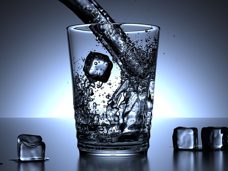 Glas-Wasser