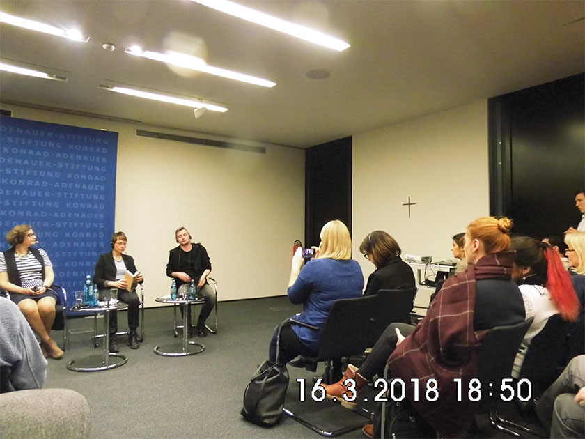 Otwarcie wystawy fotograficznej i prezentacja książki o Donbasie w fundacji Konrada Adenauera.