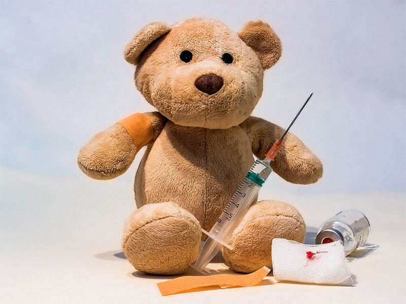 Teddybär-Spritze-Impfung